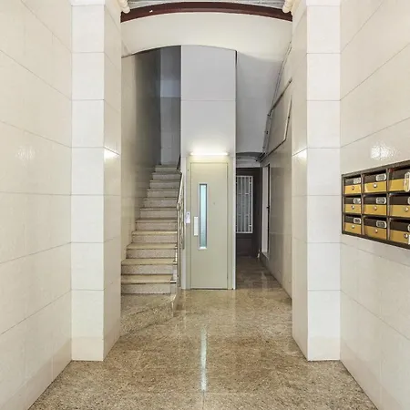 Sagrada Familia Avenida Gaudi Views&cozy Lounge شقة *